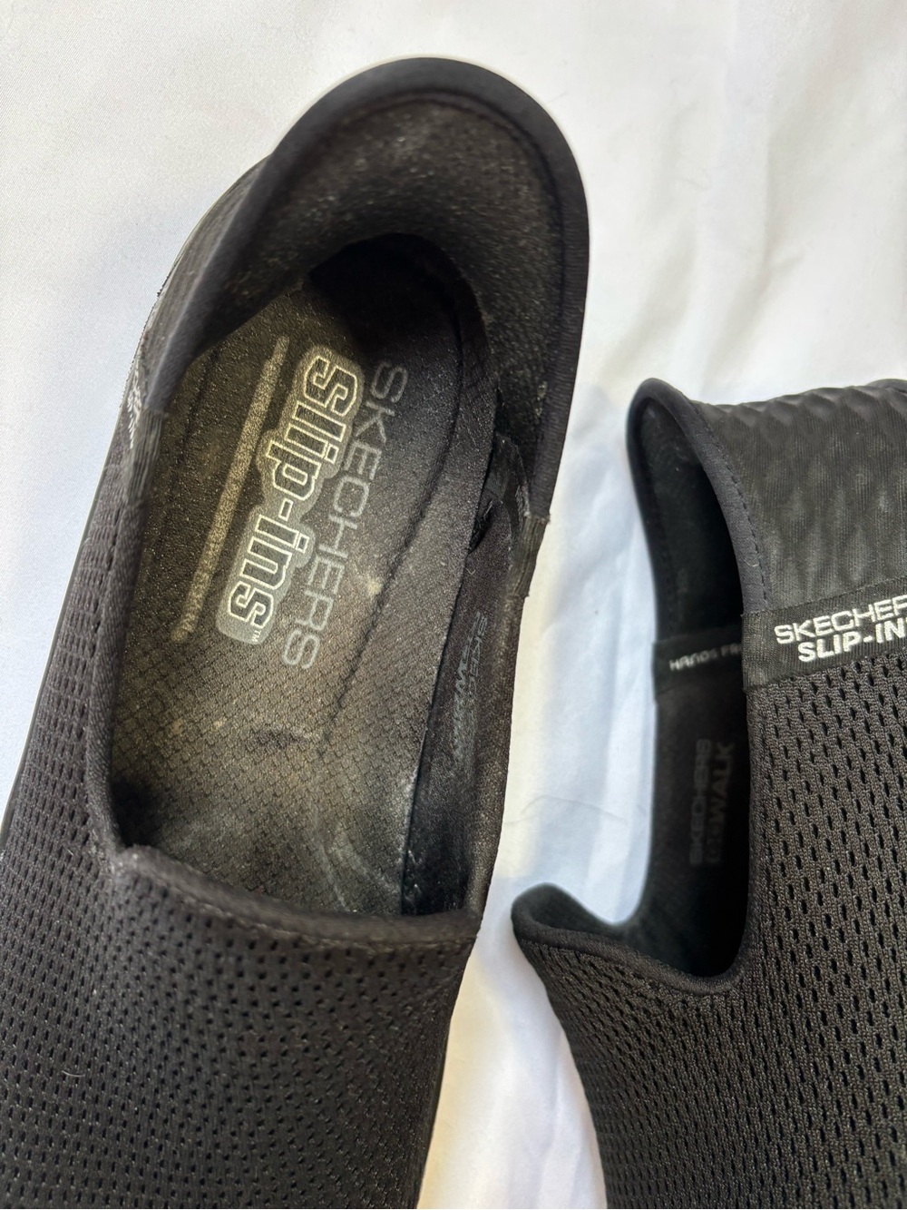 Skechers Women's Slip-On Black Knit Go Walk Shoes - Picture 3 of 8